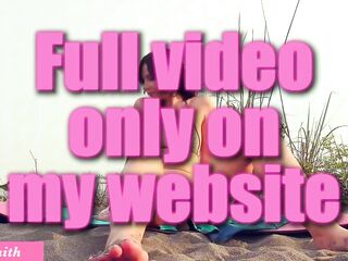 Jeny Smith flashing herself outdoor