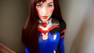 D.Va 扮演者吸吮假阳具