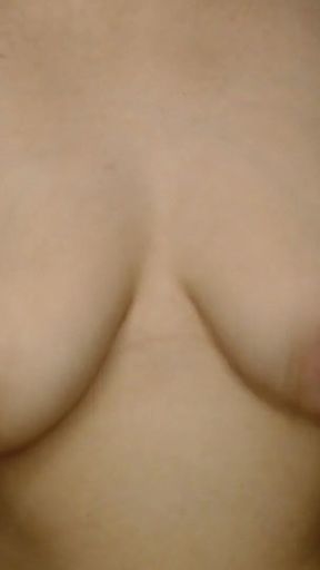 Playing with My Jiggly Bouncy Tits