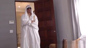 Domina cuckolds sheikh for cum