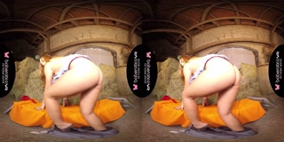 Hot babe Daphne Klyde shows her pussy outdoor