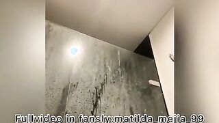 Masturbating while bathing my full uncensored videos on my f@nsly:matilda_mejia_99