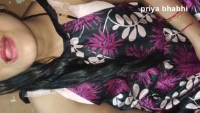 Priya Bhabhi Quenched the Thirst of Her Pussy with Brinjal