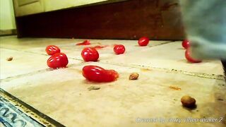 Wooden Sandsal Clogs crush tomatoes