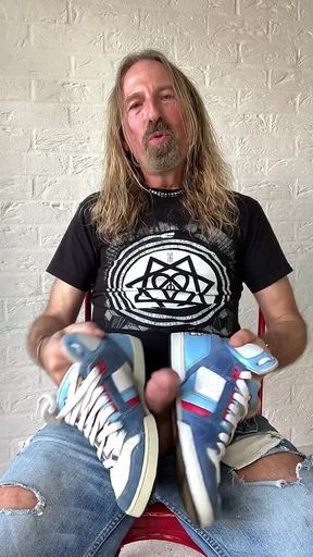 Longhairdude Wanks and Cums with Osiris Trainers, Torn Jeans, Tshirt