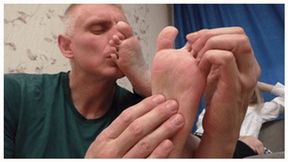 You must be gentle with my feet, vf3221x 1080p