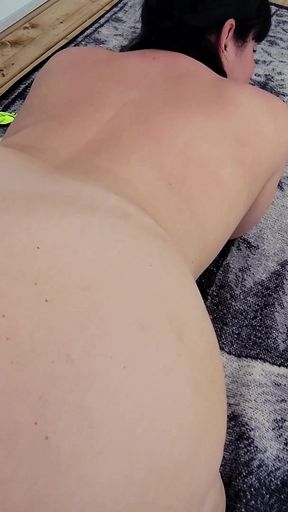 Curvy Babe tanning turns into sucking and a good fucking   Clip 1