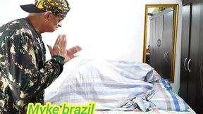 fudendo com minha amiga sapatao cristal ortega em baixo dos lencois para ninguem ver