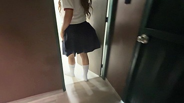 MAESTRO PERVERTIDO LE DESTROZA EL COÑO A SU ESTUDIANTE FAVORITA