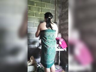 FN121 It's a peculiar day for many dudes