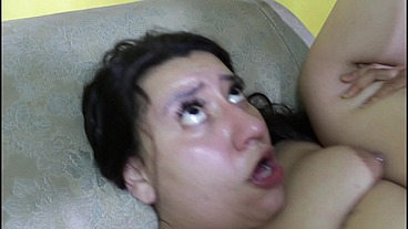 Meu cornudo me ligou enquanto eu estava com a boca ocupada - Liu Gang