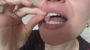chewing jelly strawberries mov