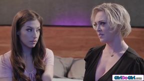 Dee Williams, Big T And Spencer Bradley In Petite Babe Attracted To Mature Roommate