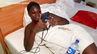 Vadia tem a bunda arrombada com força