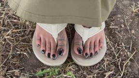 Park n long black toenails tease
