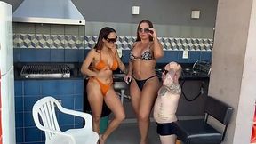Foursome with slutty MILFs and dwarf on vacation