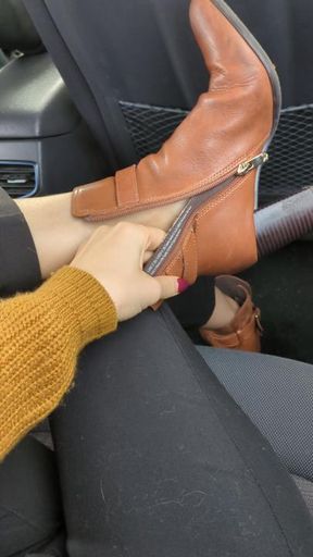 Je retire ma chaussure dans mon uber