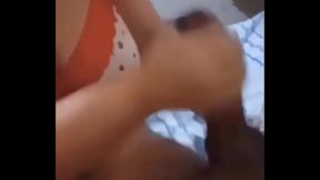 Marido idiota gozou na minha m&atilde_o enquanto eu dizia que precisava de um pau de verdade!