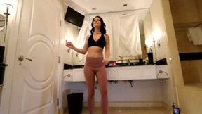 INEED2PEE Sunshine Tampa Bae pissing her yoga pants fun MP4