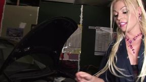Cindy Behr a MILF with two nice tits loves to take it in the