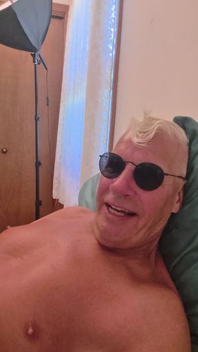Hot gay cock.