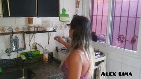 minha vizinha - paty bumbum - safada me chama para trocar o gaz para me dar a buceta, e eu dei uma surra de piroca na safada