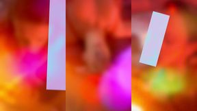 extrait je veux lui montrer ma tenue, mais il est surpris car j’en reste pas ...