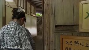 het echtpaar ging naar het hete bronbad en neukte