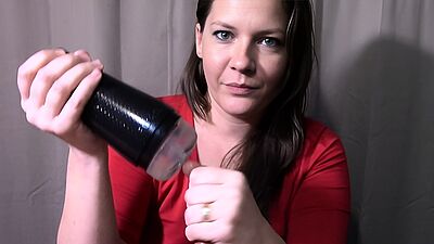 Azzurra is using a Fleshlight blow job with a cum fountain ending