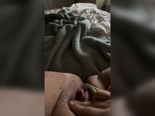 Hawt MILF Fingers Her Moist Cunt