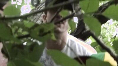 Sie stöhnt seinen Namen mit jeder Bewegung