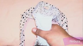 Me masturb&eacute_ con los calzones rositas usados de mi novia y los ensuci&eacute_ de mi leche