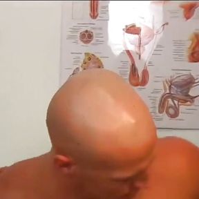 Bald patient created a shindy and got meritorious punishment from angry nurses with huge strapons