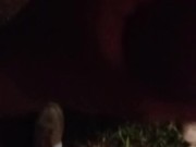 Moglie vogliosa mi fa una sega nel parco pubblico