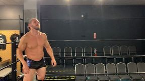 Giant Beauty takes on Barefoot Dick