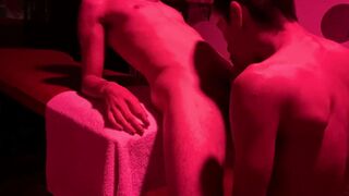 Smith_th88 dominates and fists his first-time Latina submissive caboose