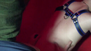 Il sesso di gruppo bollente dei militari si trasforma in una frenesia di fisting di gruppo senza preservativo