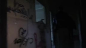 EV 3som in Abandoned Building