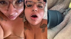 gozei de escorrer com um consolo enfiado na buceta e um massageador no grelo