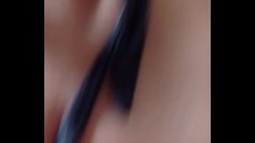 Novinha filha do pol&iacute_cia sentando no pelo