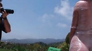 18 Year Old 19 year old is having a gorgeous bang at the swimming pool