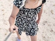 sexy travesti camina en publico con minivestido y tacones violeta linda puta caliente