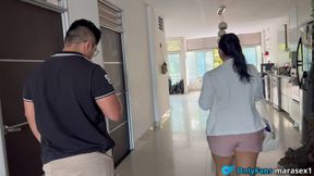 Una Agente Latina Inmobiliaria Follada Durante Una Visita Para Vender Su Propiedad