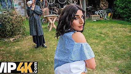 HUNT4K: Horny Hunter Nails Hot Brunette in Wild Outdoor Bang