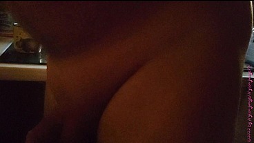 Nackt am Morgen bei meiner Bekannten MILF