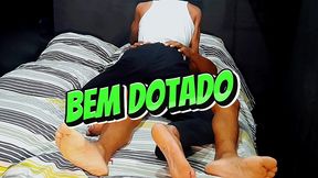trabalhando na obra com um amigo e o encarregado tava todo cheio de graca fodi ele.