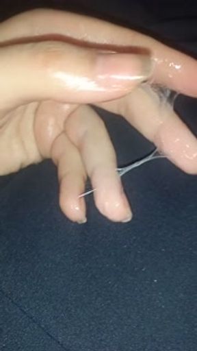 الحليب الذي يتدفق في كسي لما احس بالنشوة الجنسية