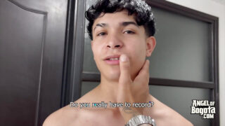 Sexo anal bruto em primeira pessoa para jovens gays amadores espanhóis gostosos