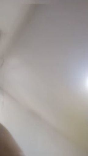 Corrida en boca, oral ensalivado de MayteJG a su padrastro. Colombian couple amateur homemade