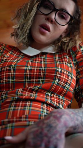 Can you handle this daring pose?